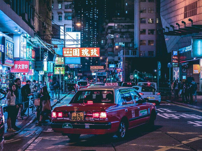 Hong Kong Courts the Rich as China Tightens Its Grip